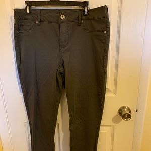 Maurice’s gray jeggings size L-Regular